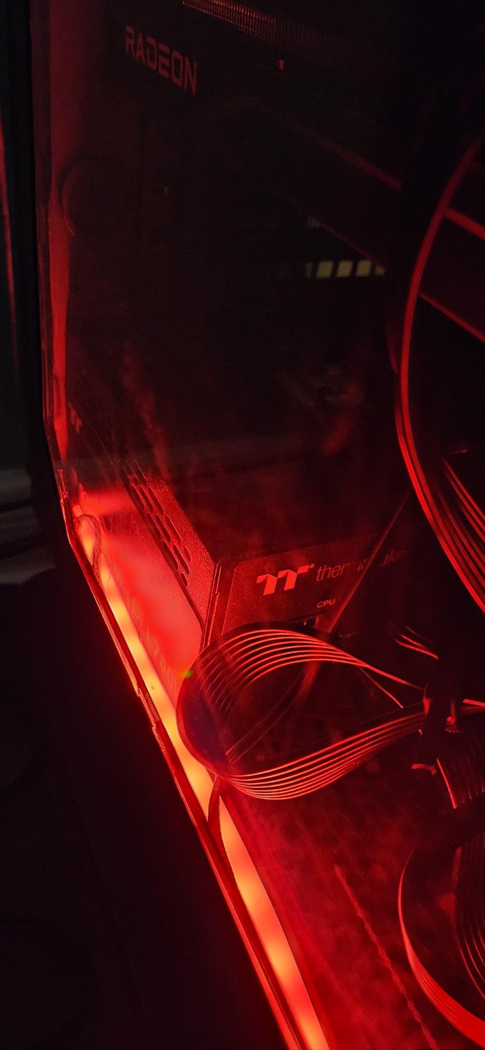 Thermaltake GF1 Fully Modular ATX 750W Power Supply - 80 Plus Gold - Ultra Quiet - Zero RPM, PS-TPD-0750FNFAGU-P customer photo 2