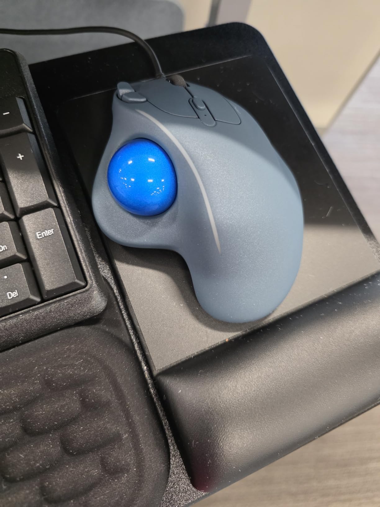 Wired Trackball Mouse with RGB Lighting, Ergonomic Thumb Control to Reduce Muscle Strain, 5 Adjustable DPI, Dual USB-C & USB-A Connectivity, Compatible with PC, Laptop, Mac, Windows-Blue customer photo 2
