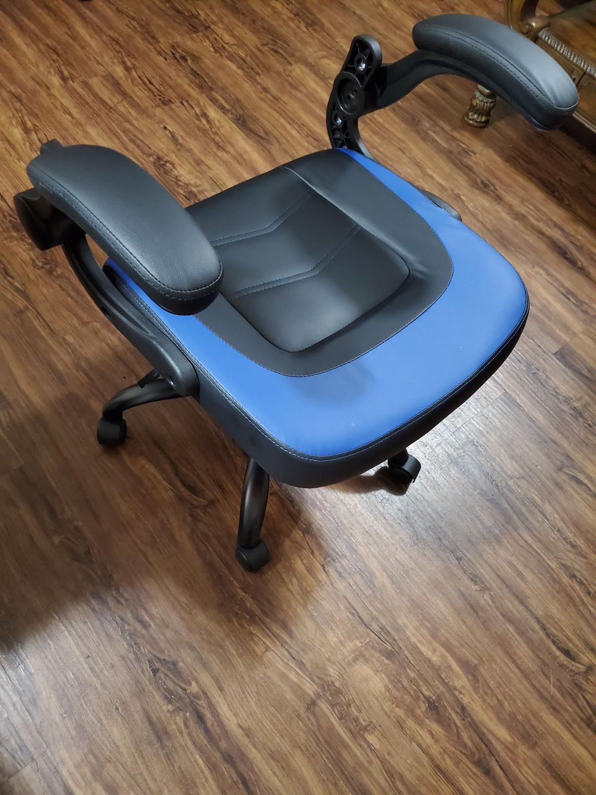 OLIXIS Computer Gaming Chair, Lumbar Support, PU Leather | 360° Swivel Wheels, Height Adjustable, Flip-up Armrest, Ergonomic Home Office Desk, Video Racing, Black and Blue customer photo 1