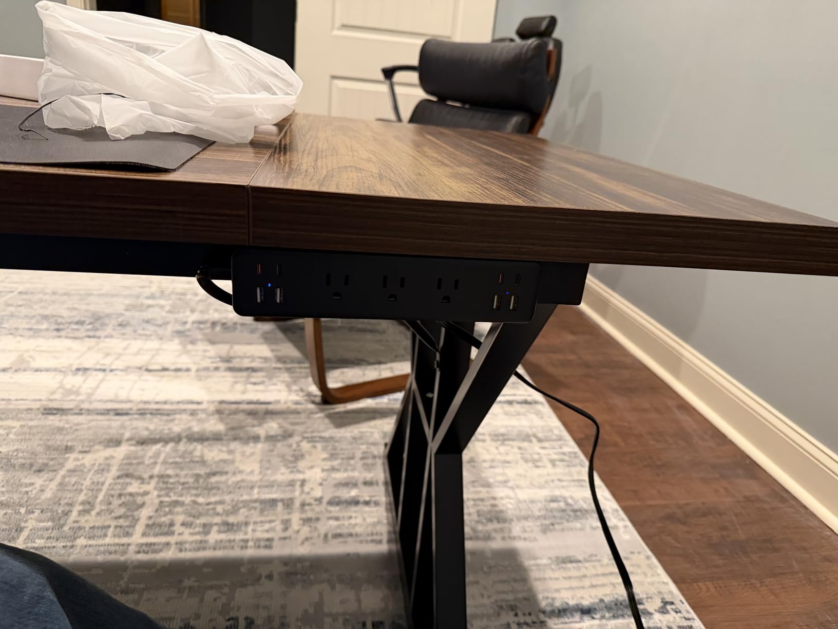 Desk Clamp Power Strip 10FT, 40W Total Fast Charging Station | 9 AC Outlets 8 USB Ports (4 USB C), 2 PD20W USB C Ports, Flat Plug Extension Cord, Desk Edge Mount customer photo 1