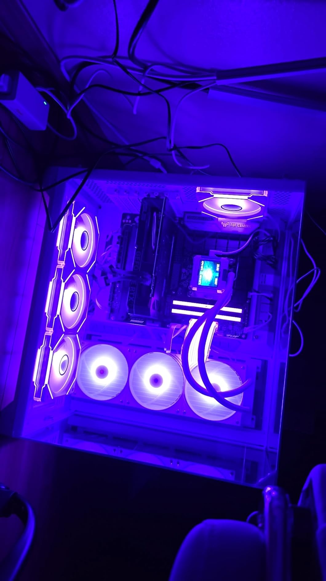 Lian Li O11 Vision - Three Sided Tempered Glass Panels - Dual-Chamber ATX Mid Tower - Up to 2 x 360mm Radiators - Removable Motherboard Tray for PC Building - Up to 455mm Large GPUs (O11VW.US) customer photo 1