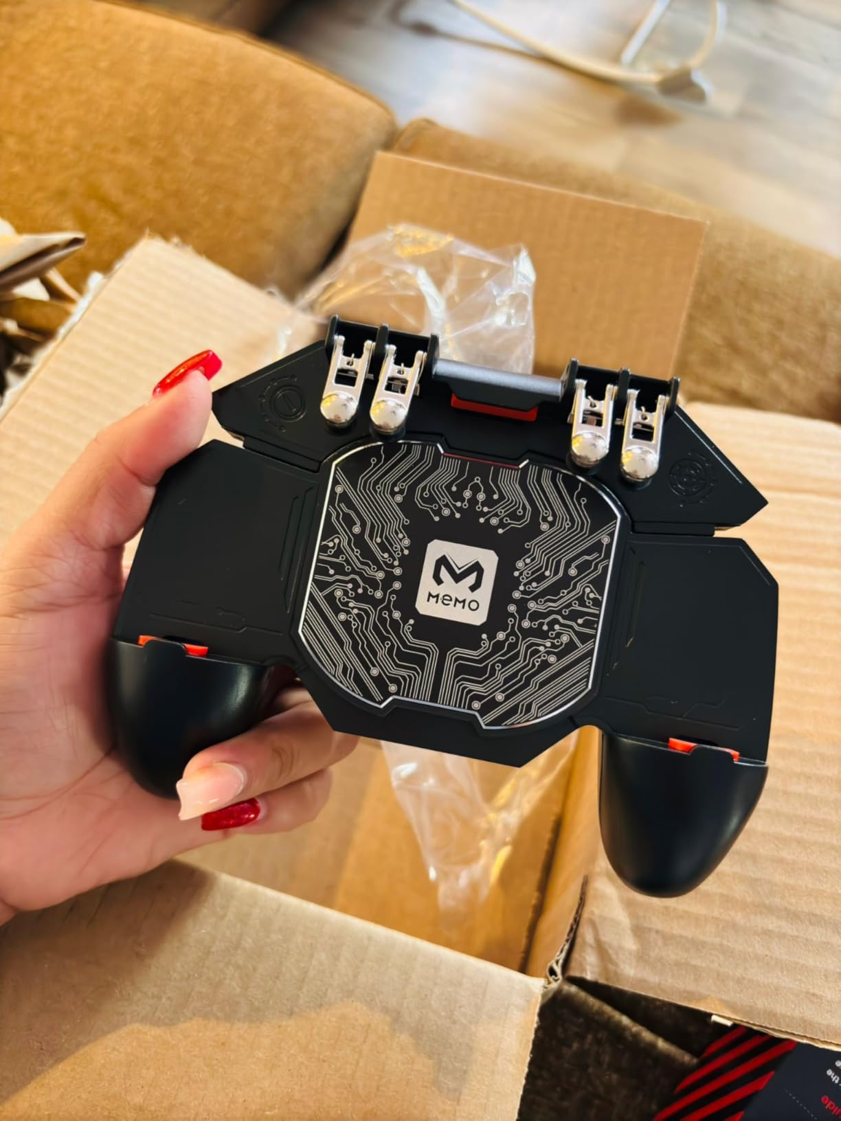 Mobile Game Controller Fast Cooling Phone Gamepad 4 Trigger 6 Finger Operation Grip 4000 mAh Built-in battery Rechargeable for iPhone, Samsung, Oneplus, Pixel, compatible with PUBG CoD Warzone Mobile customer photo 2