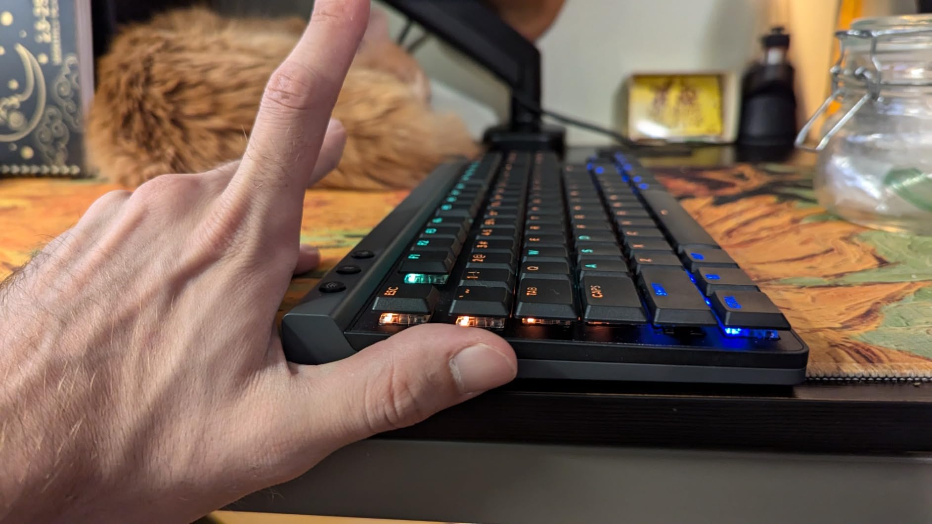 Logitech G515 Lightspeed TKL Low Profile Wireless Gaming Keyboard, LIGHTSYNC RGB, Thin Tenkeyless Design, PBT Keycaps, Tactile (Brown) Mechanical Switches customer photo 2