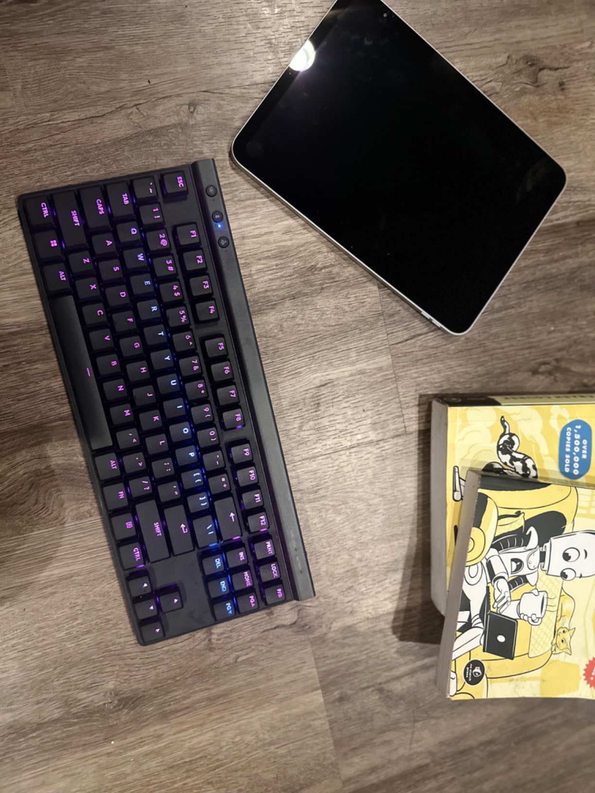 Logitech G515 Lightspeed TKL Low Profile Wireless Gaming Keyboard, LIGHTSYNC RGB, Thin Tenkeyless Design, Double-Shot PBT Keycaps, Linear (Red) Mechanical Switches - Black customer photo 1