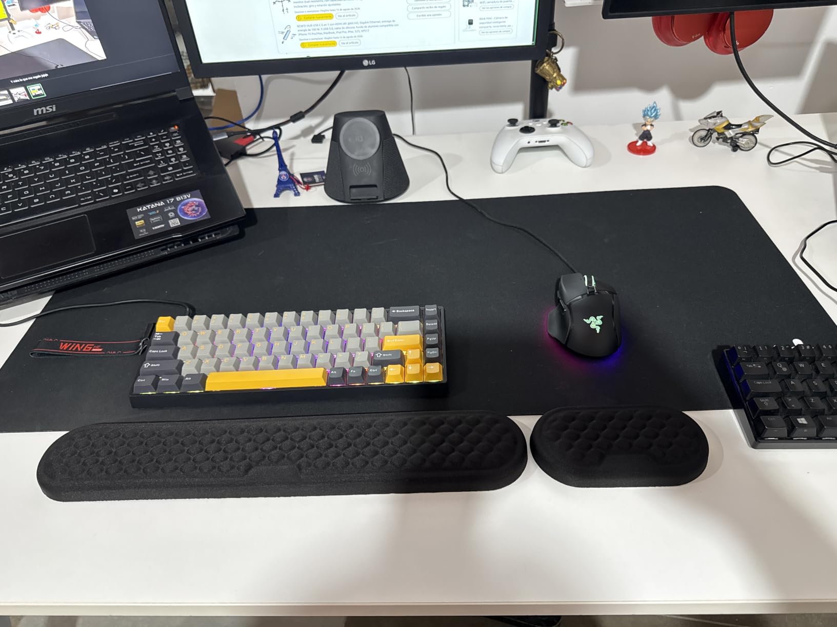 SteelSeries QcK Gaming Mouse Pad - XXL Cloth - Peak Tracking and Stability - Esports Mousepad - Never-Slip - Full Desk Coverage customer photo 1