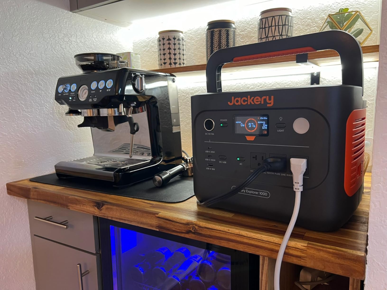 Jackery Explorer 1000 v2 Portable Power Station,1070Wh,1500W customer photo 2