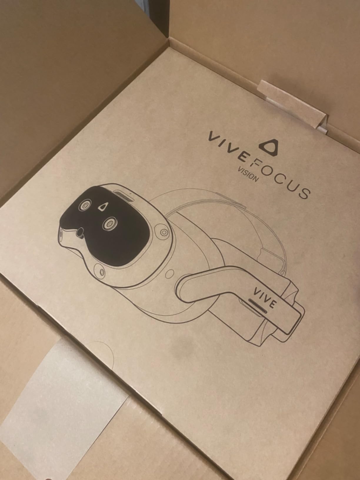 Vive Focus Vision - Mixed Reality and PC VR Headset + Controllers - Consumer Edition customer photo 2
