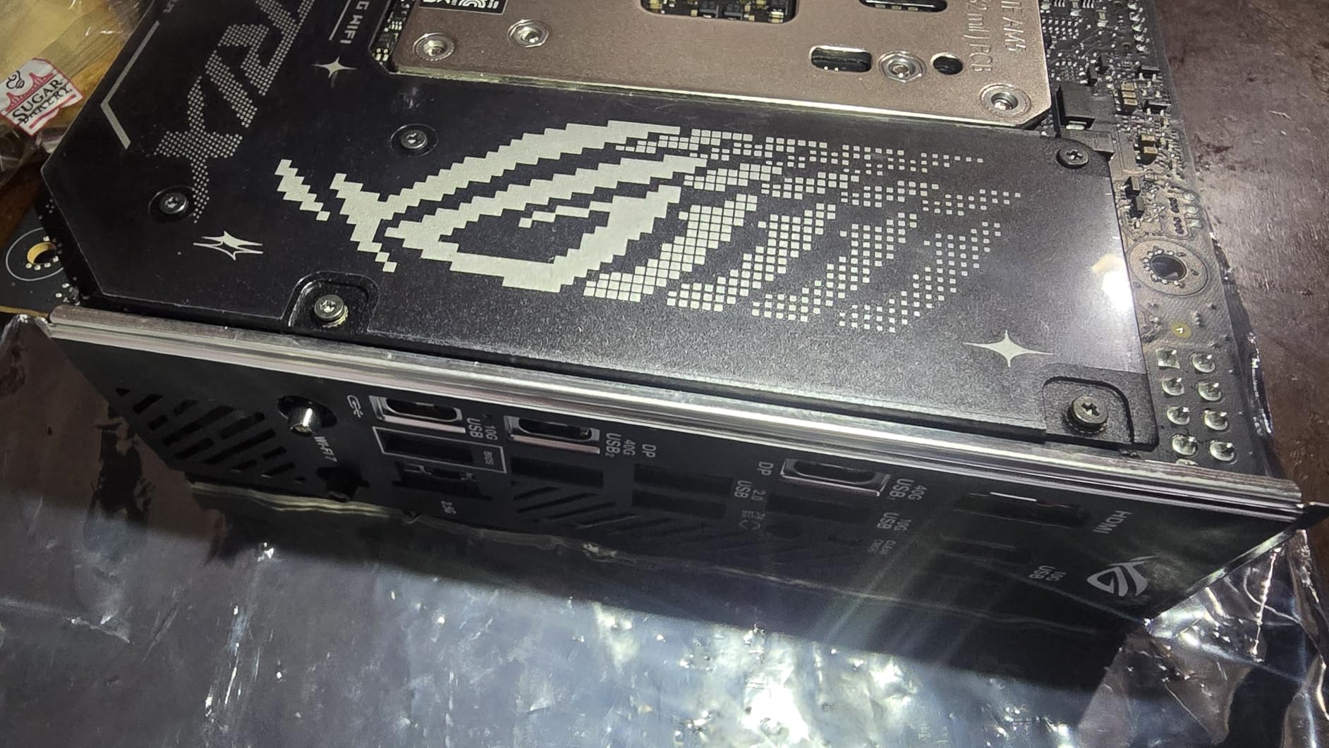 ASUS ROG STRIX X870-I GAMING WIFI AMD AM5 X870 Mini ITX motherboard 10+2+1 power stages, Dynamic OC Switcher, Core Flex, DDR5 AEMP, WiFi7, 2x M.2, PCIe 5.0, Q-Release Slim, USB4, AI OCing & Networking customer photo 2