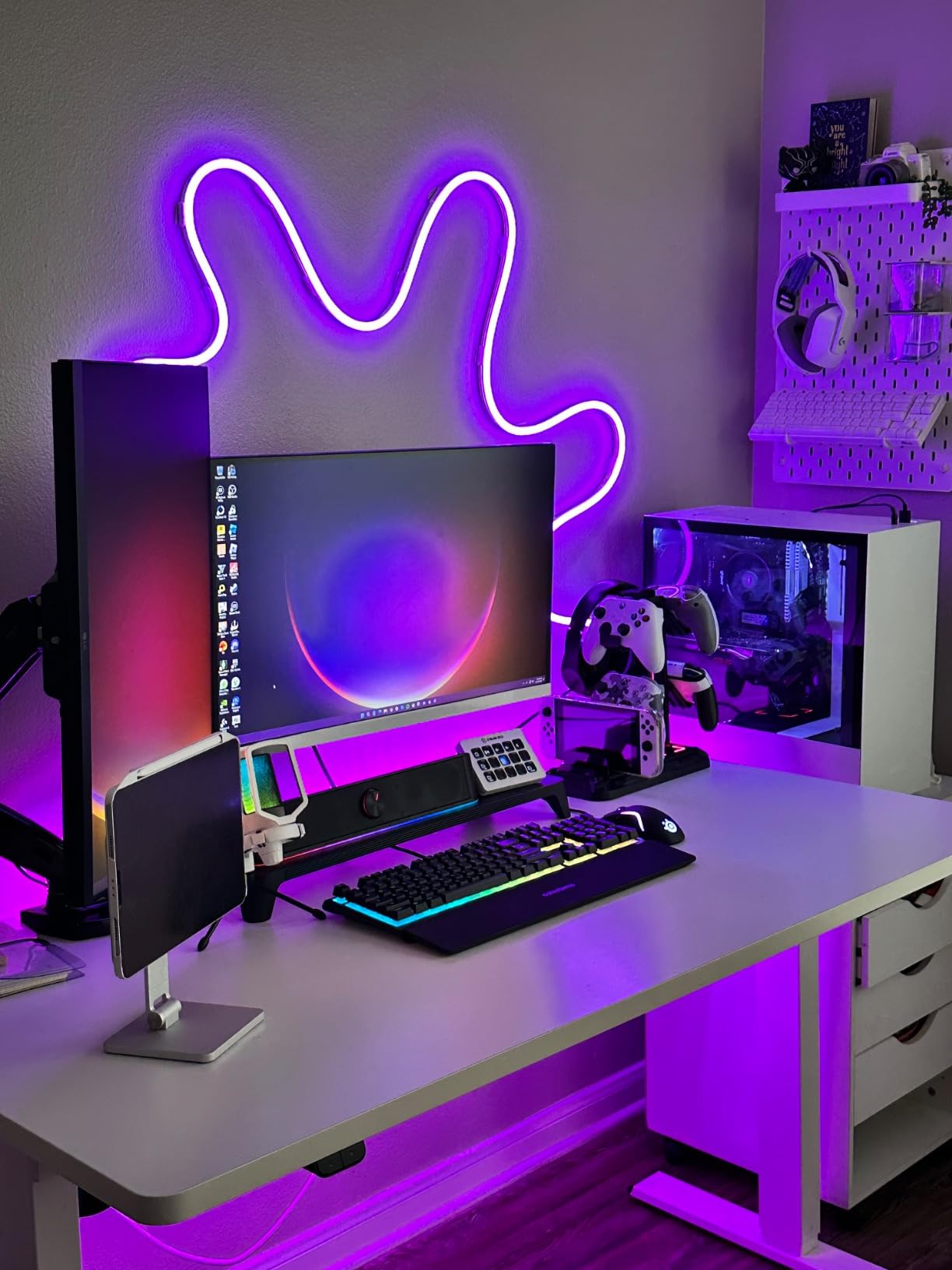 KDD Headset Stand with Charging Station - Detachable Controller Holder with 9 Light Modes - Rotatable Headphone Hanger with USB A&C Charger Ports customer photo 1