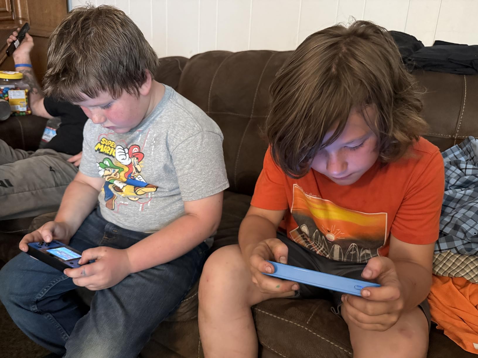 Handheld Game for Kids -Preloaded 220 Retro Video Games, Portable Gaming Player with Rechargeable Battery 3.0
