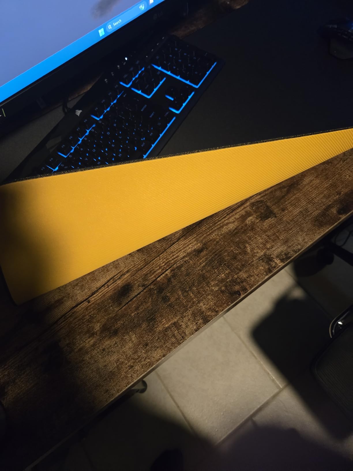 Glorious Gaming Mouse Pad GMP 2 - XXL - Spill-Proof Mouse Pad, Optimised for Gaming Sensors, Balanced Surface for Speed & Control, Anti-fray Edges - 36