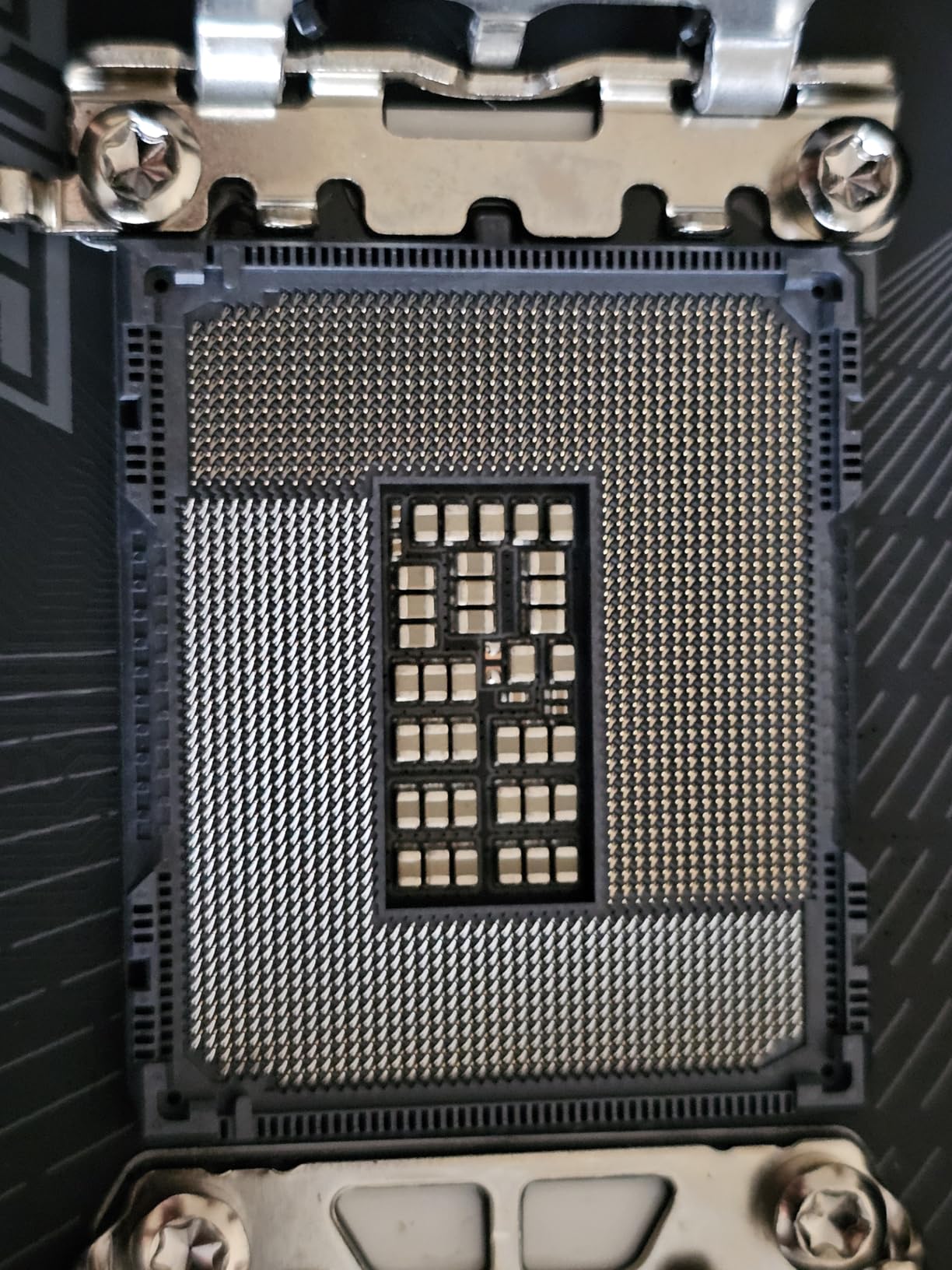 GIGABYTE Z890 AORUS Elite WIFI7 Intel Core Ultra (Series 2) LGA 1851 Motherboard, ATX, DDR5, 4X M.2, PCIe 5.0, Thunderbolt 4, 2.5GbE LAN, EZ-Latch customer photo 1