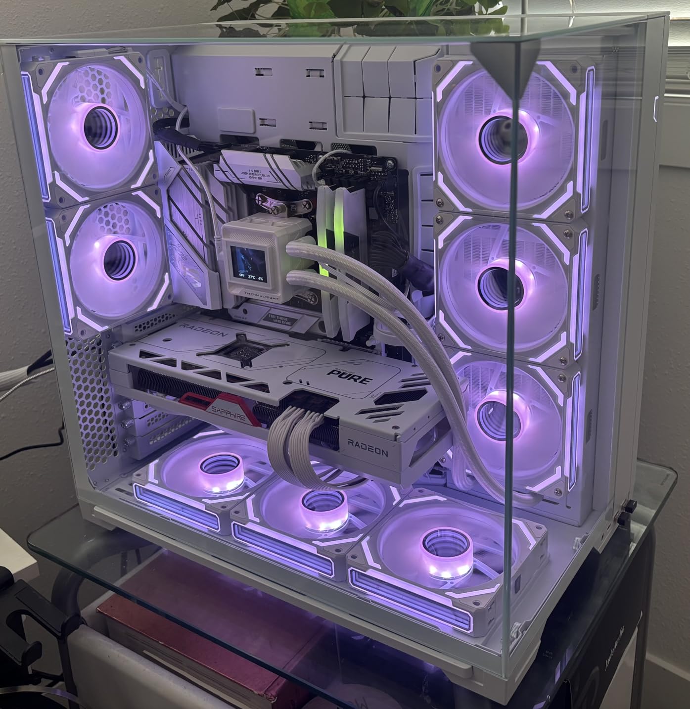 Lian Li O11 Vision Compact ATX Mid Tower Case - Back Connect - White customer photo 1