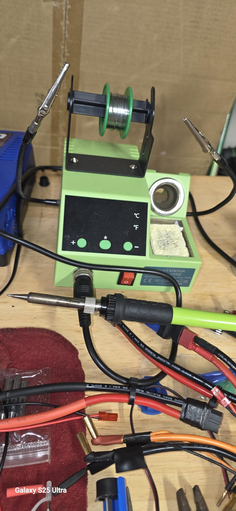 Soldering Station, 100W Digital Display Soldering Iron Station Kit with 2 Helping Hands, 356°F - 896°F, Auto Sleep, °C/°F Conversion, Solder Wire, Tips, Stand, Pump, Tweezers, Tip Cleaner, Green customer photo 2