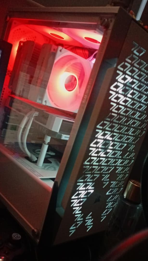 ASUS TUF Gaming ARGB PWM Fan Hub (Connects six case Fans, PWM Fan and RGB Connector, Clear Power and Operation Indicators, Stable Dual SATA Power Support), 2 Year Warranty customer photo 1