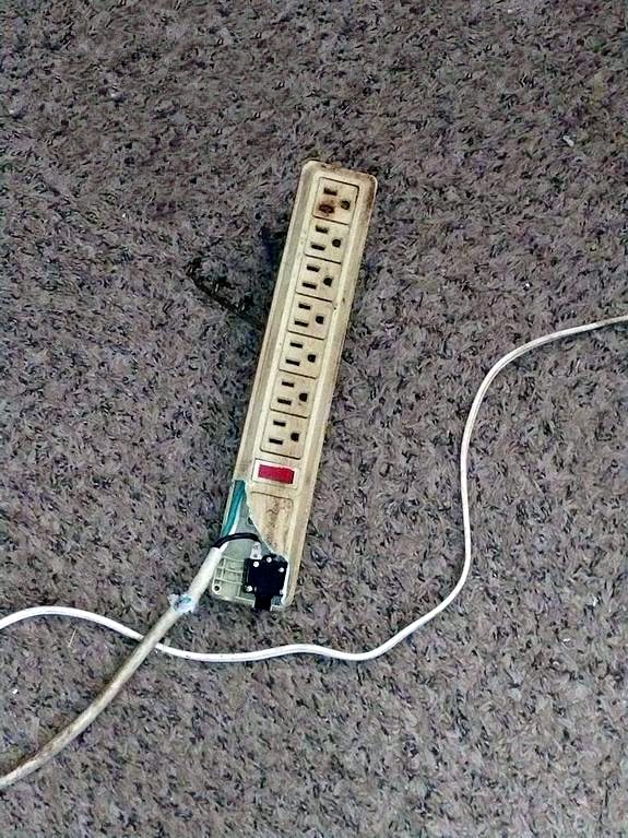 QINLIANF Surge Protector Power Strip - 6Ft Flat Plug Heavy Duty Extension Cord with 24 Outlets and 4 USB Ports(2 USB-C Ports), 4100J, for Home, Office, Dorm, ETL Listed, Black customer photo 1
