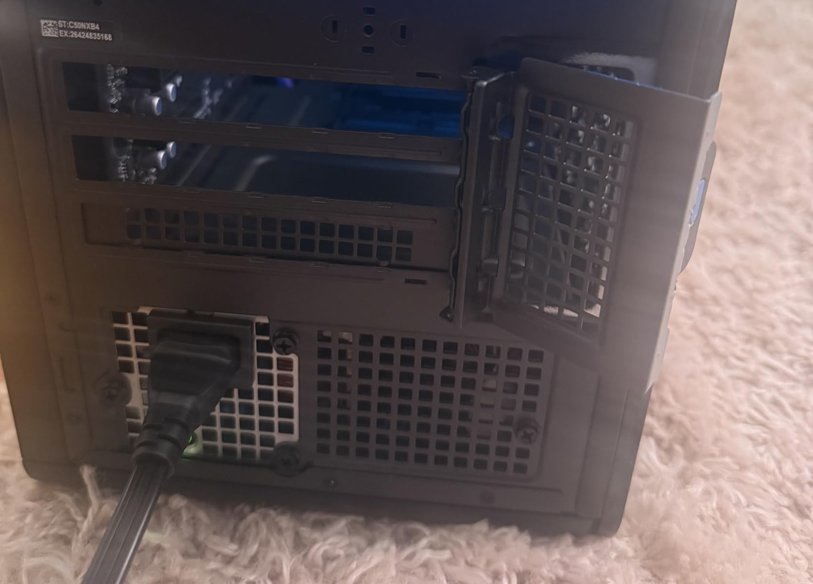Alienware Aurora Gaming Desktop, RTX 5070, Intel Core Ultra 7 265F customer photo 2