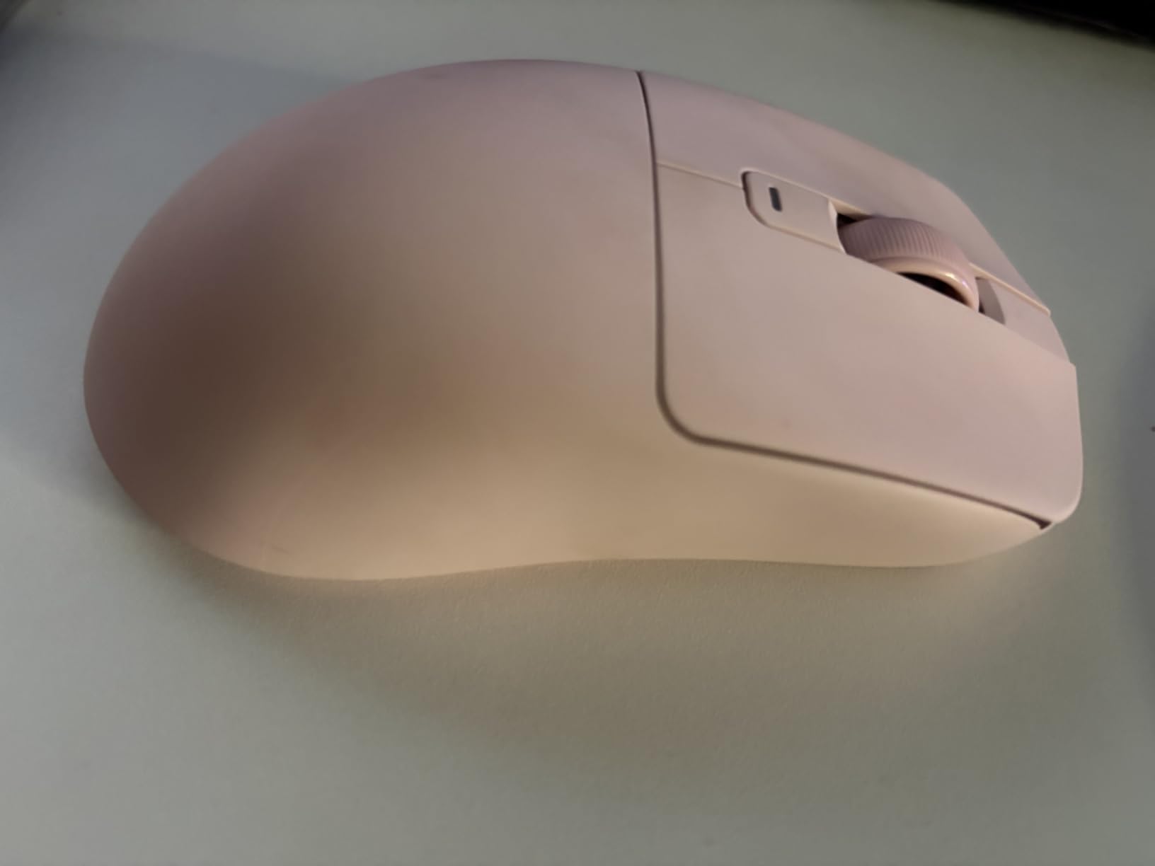 RK ROYAL KLUDGE Wireless Gaming Mouse, 24000 DPI, 43g Ultra-Lightweight, PAW3311 Sensor, 2.4G/Bluetooth/USB-C Rechargeable with 5 Programmable Buttons for PC/Mac, White customer photo 2