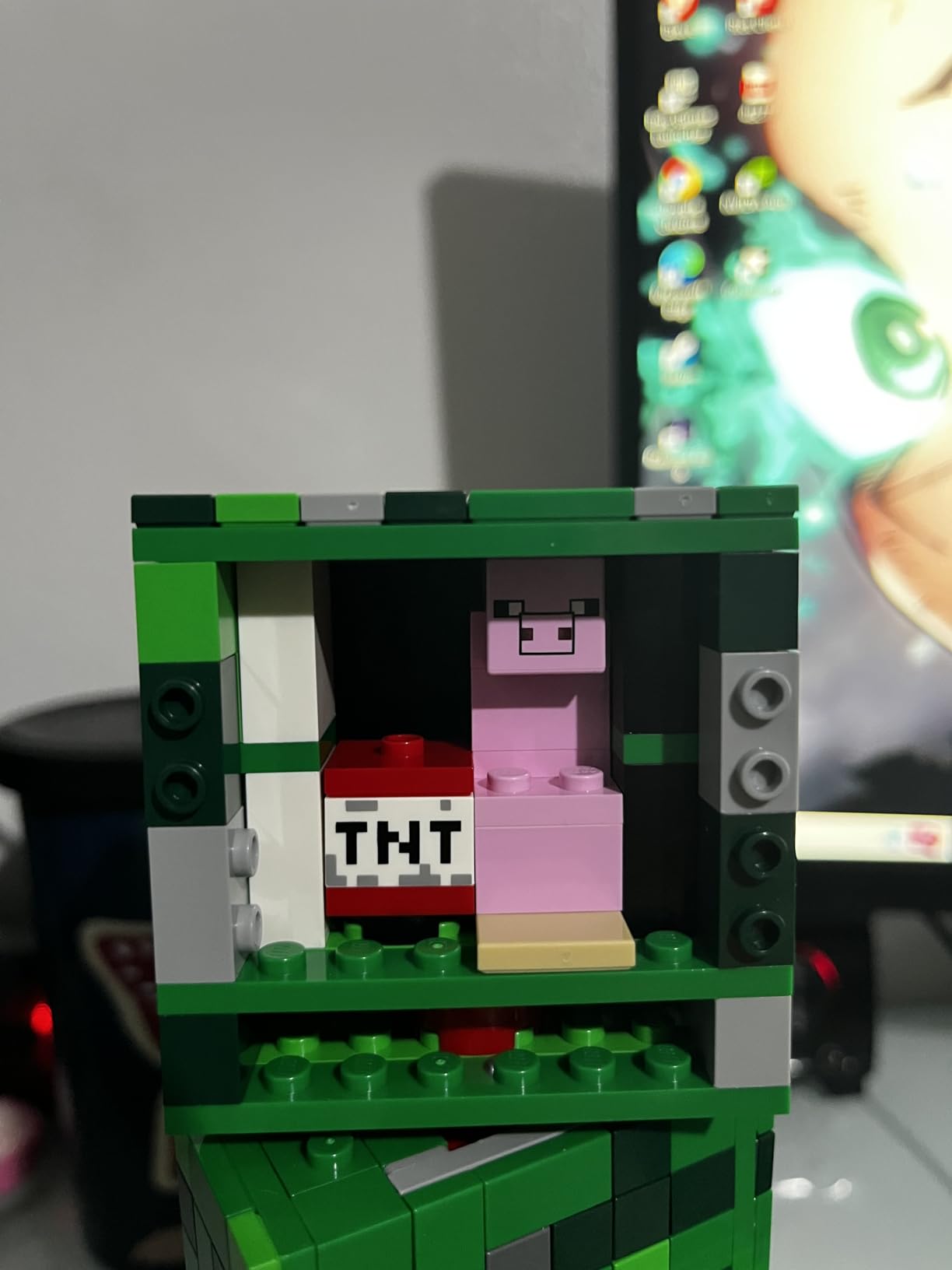 LEGO Minecraft The Creeper Kids Building Toy - Minecraft Toy for Boys & Girls, Ages 10+ - Room Decor for Gamers w/ 1st Version Creeper Minifigure - Gift for Birthdays - 21276 customer photo 1