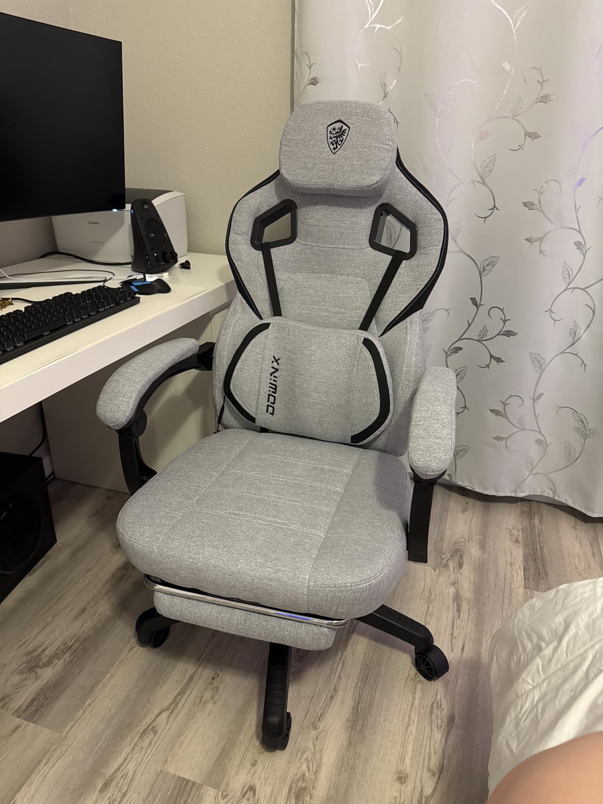 Dowinx Big and Tall Gaming Chair with Footrest, Gray | Breathable woven fabric with lumbar support and extra-wide seat back; big-and-tall frame fits larger, heavier users. customer photo 1