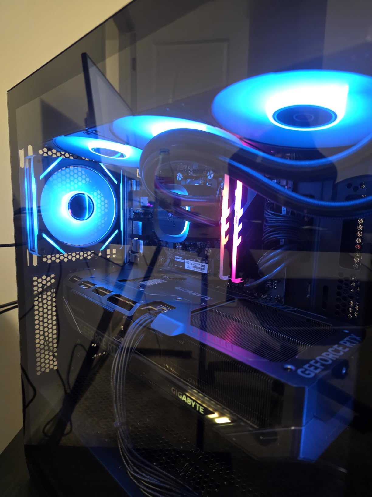 PC Rampage, Ryzen 7, RTX 5070 Ti, 32GB RAM, 1TB SSD | Windows 11, AMD 9700X, NVIDIA 5070 Ti, Gen4 NVMe SSD, DDR5 5600, 850W GOLD ATX 3 PSU, 360 ARGB AIO , Wi-Fi 5 customer photo 1