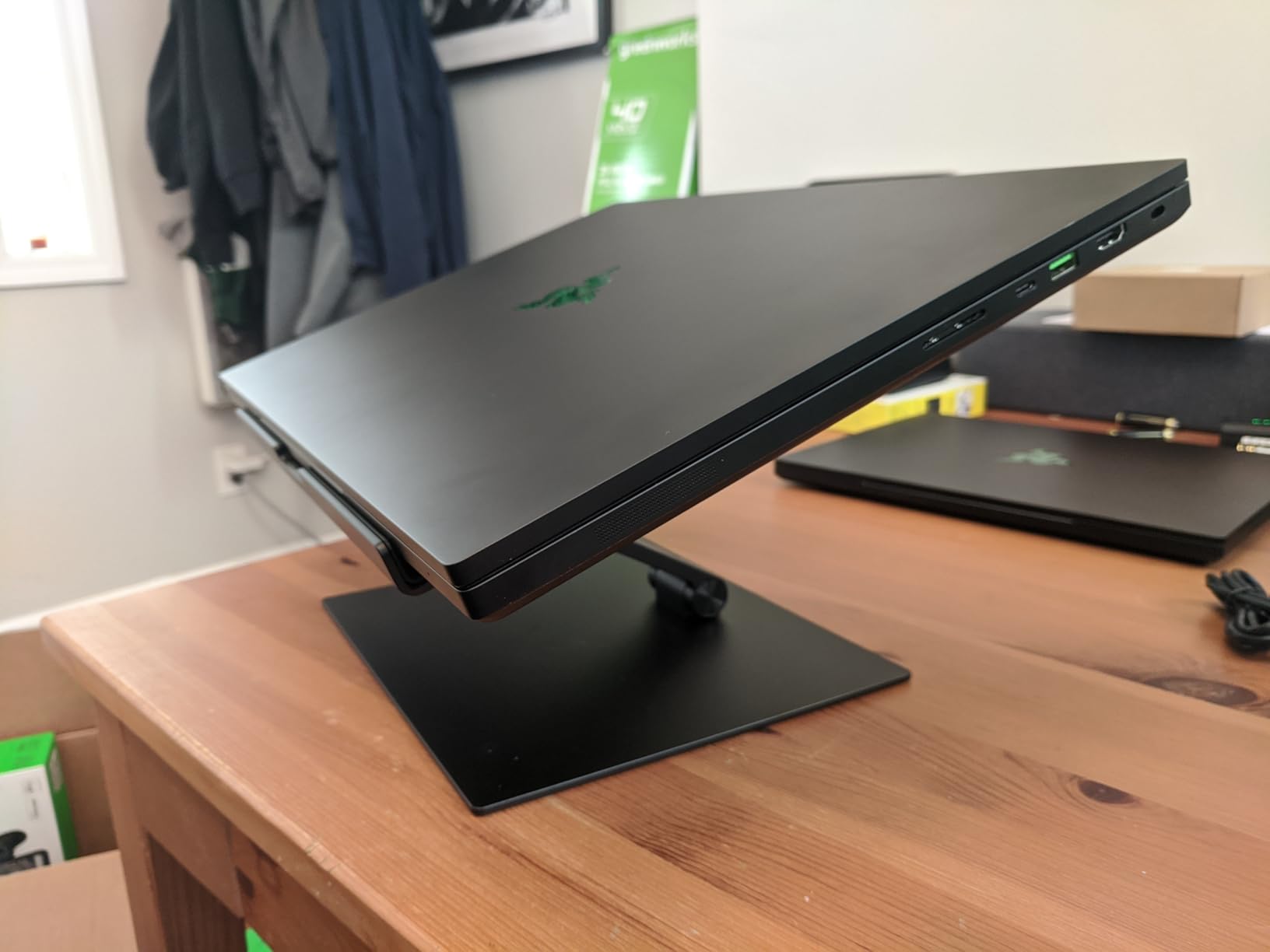 Razer Adjustable Laptop Stand, Supports Phones/Tablets up to 18