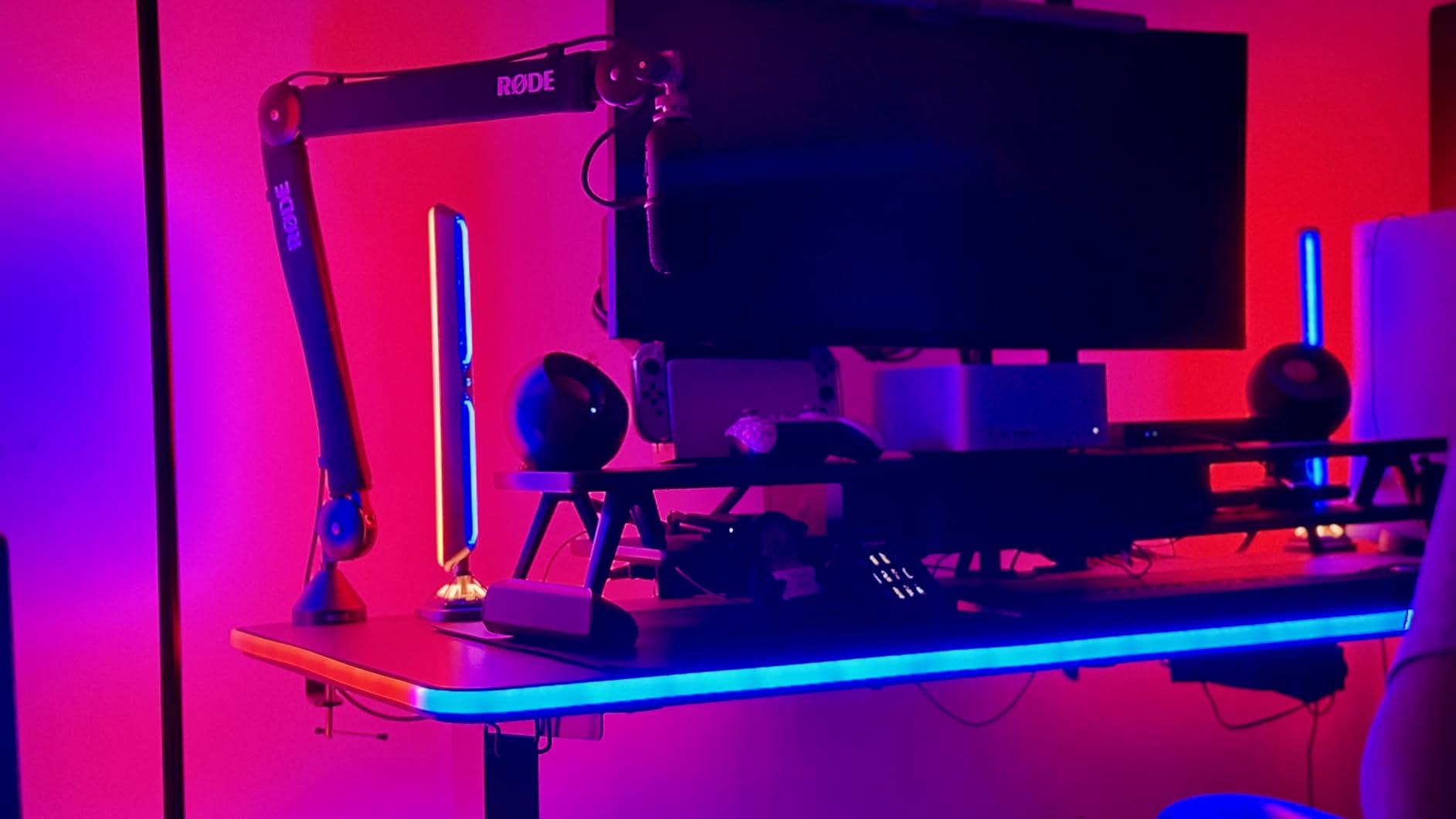 Govee Gaming Light Bars Pro,16-Inch Smart RGBIC Wi-Fi LED Game Lights | Upgraded,RGBICIllumination,Triple-Sided,Music Sync & 60+ Scene Modes, Works with Alexa & Google Home, Gaming Room Decor customer photo 2