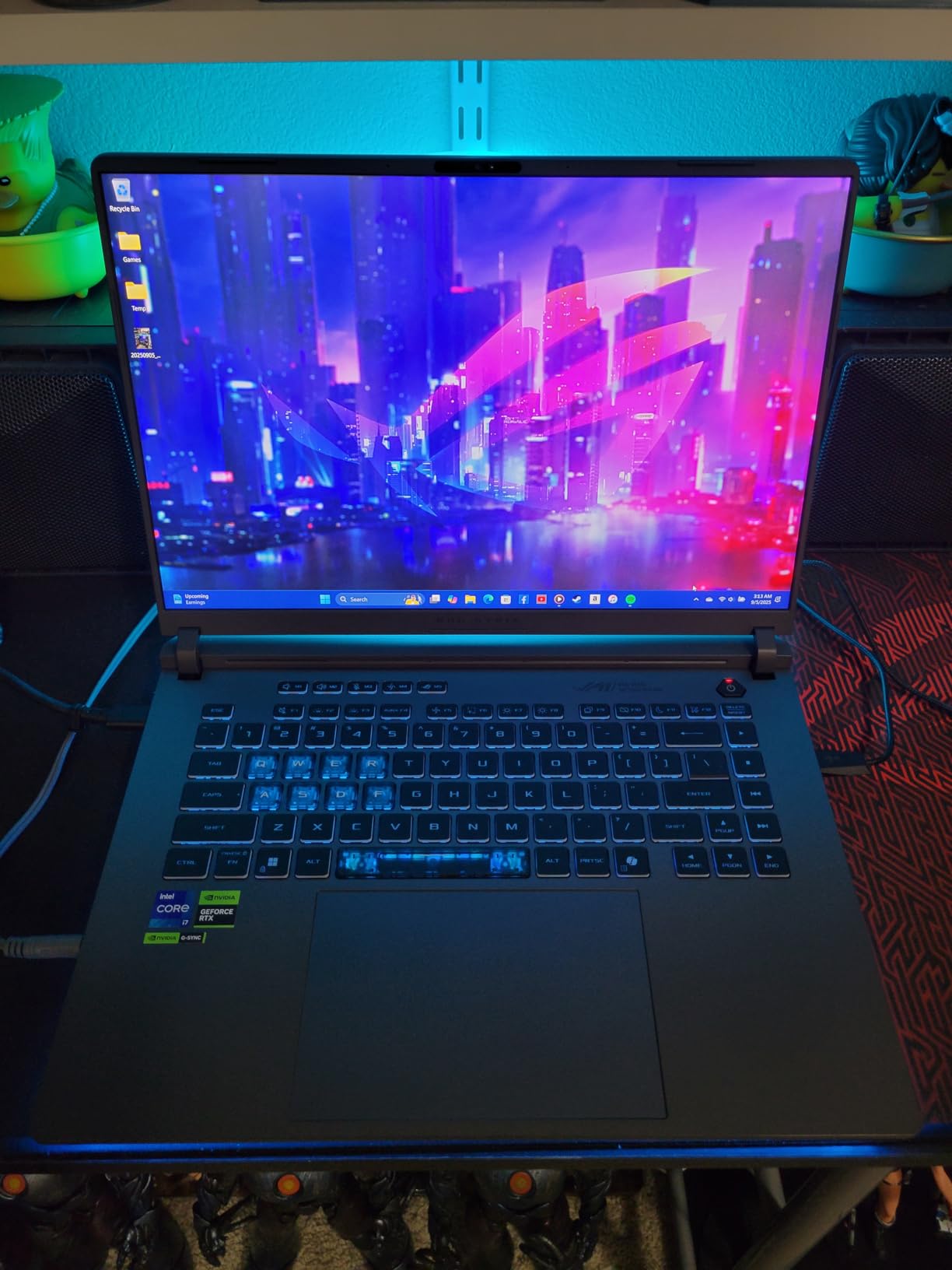ASUS ROG Strix G16 (2025) Gaming Laptop, 16” FHD+ 16:10 165Hz/3ms, NVIDIA® GeForce RTX™ 5060, Intel® Core™ i7 Processor 14650HX, 16GB DDR5, 1TB Gen 4 SSD, Wi-Fi 7, Windows 11 Home, G615JMR-AS74 customer photo 1