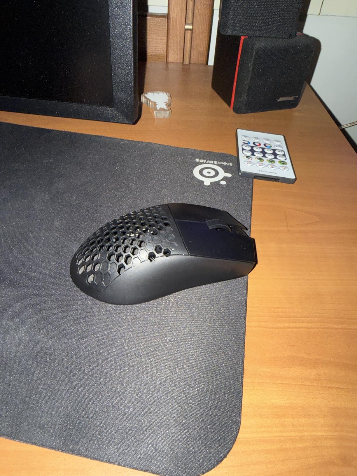Redragon M725 Honeycomb Shell Gaming Mouse Wireless, Ultra Lightweight 49g, 8000 DPI Tri-Mode BT5.1/2.4GHz/Type-C Wired Gamer Mouse with 2 Side Buttons, Macro Programmable for PC/Mac/Laptop, Black customer photo 2