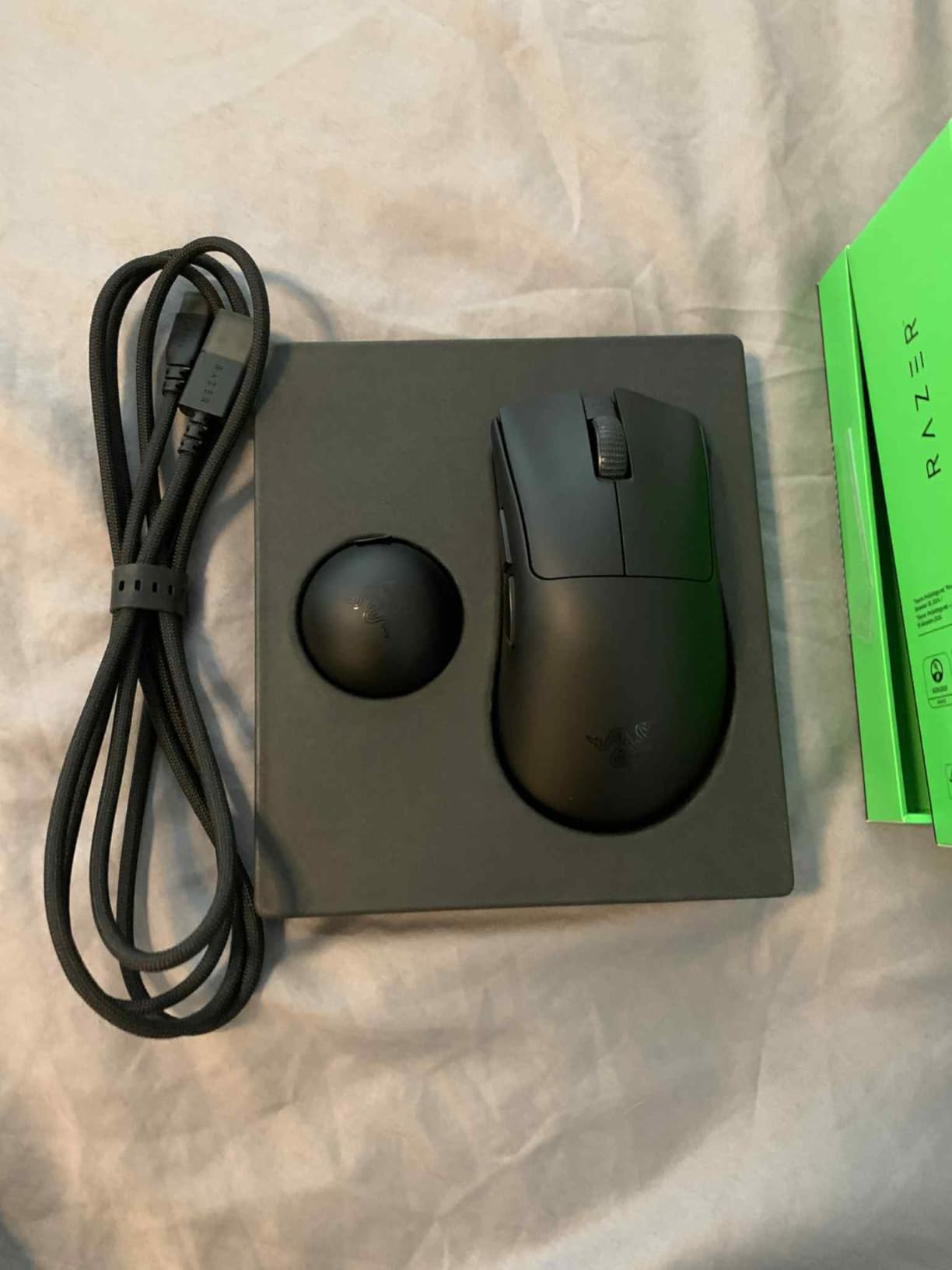 Razer DeathAdder V4 Pro Wireless Gaming Mouse, 8K Polling Rate, 56g, Black | HyperSpeed Wireless Gen-2, Optical Scroll Wheel, Optical Switches Gen-4, Focus Pro 45K Sensor Gen-2, Up to 150 Hr Battery customer photo 2