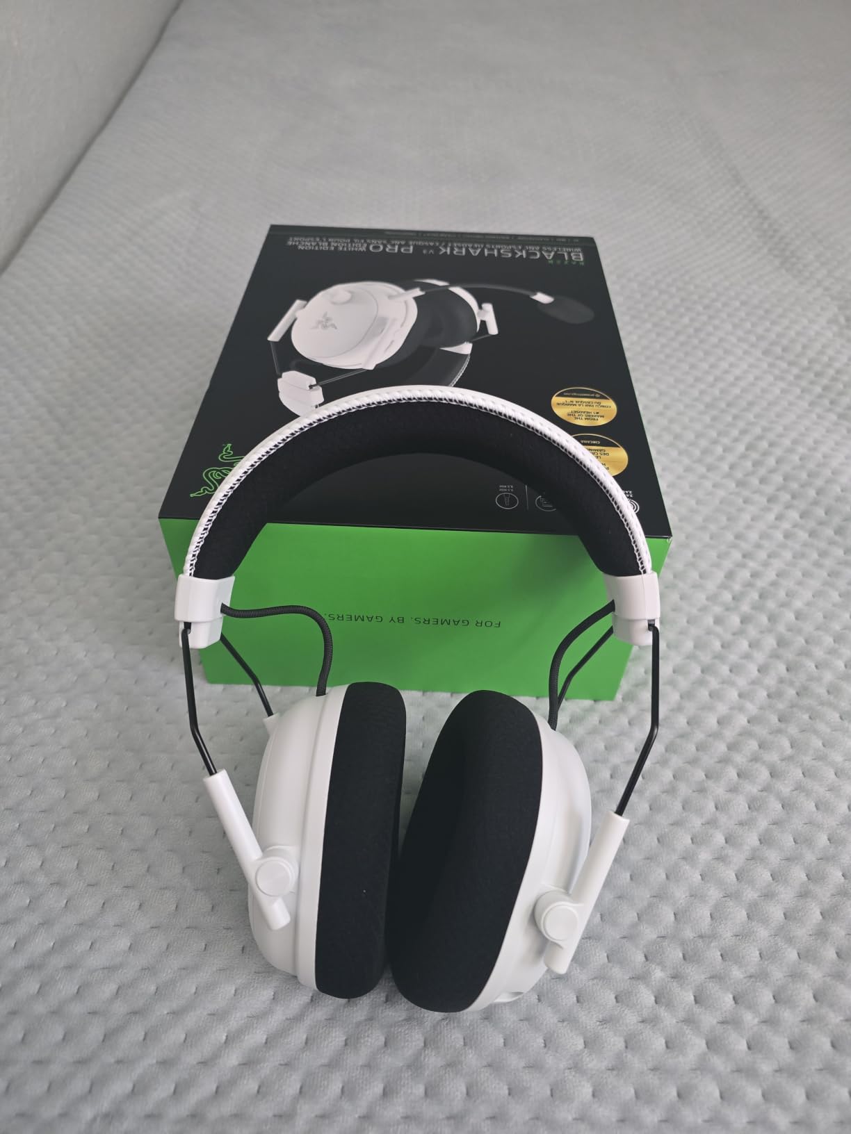 Razer BlackShark V3 Pro Wireless ANC PC Gaming Headset - ANC, Detachable Full Band Mic, 50mm Drivers, 70 Hr Battery, Multi‑Mode Connectivity (2.4 GHz, Bluetooth, USB, 3.5 mm) - Black customer photo 1
