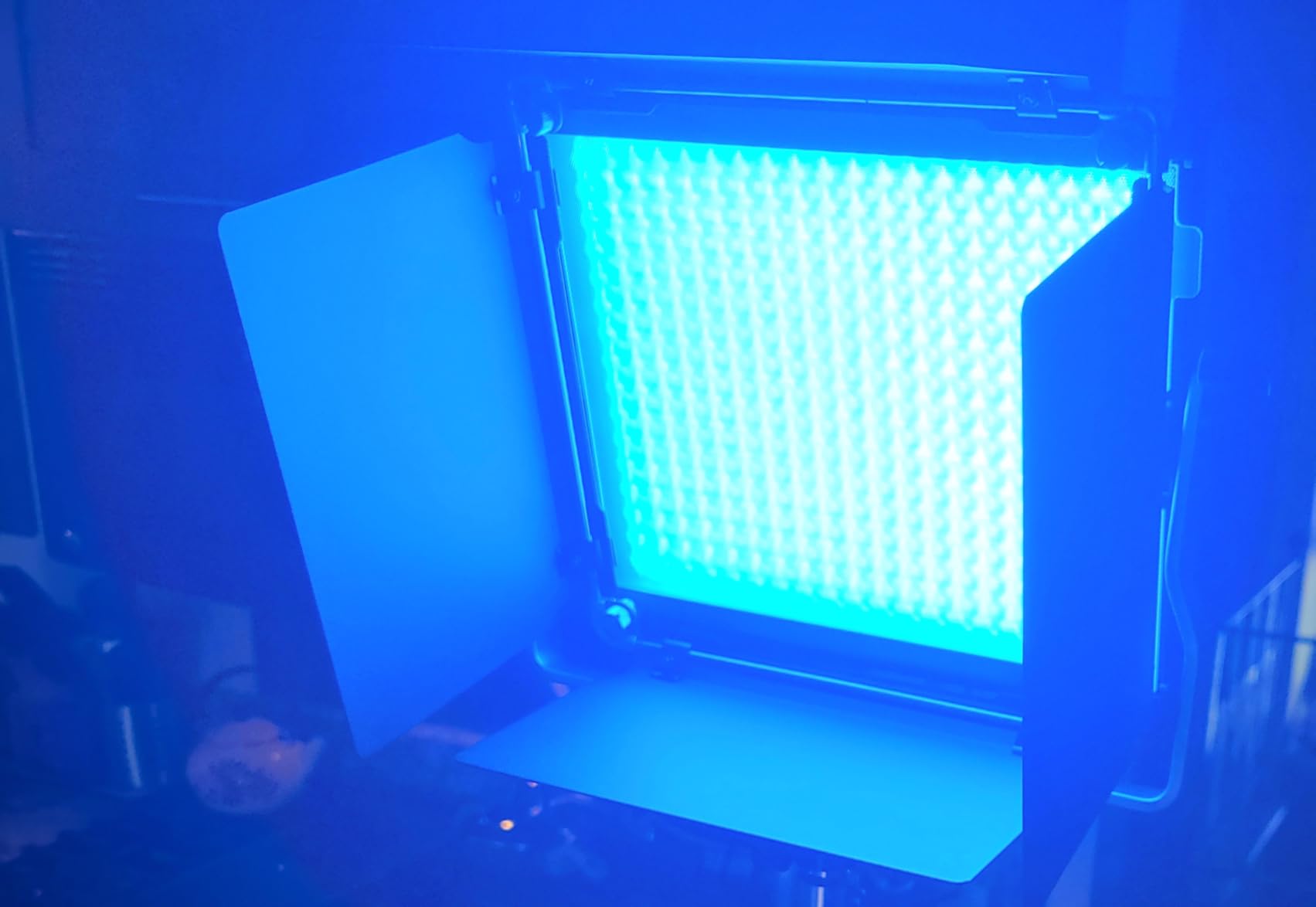 NEEWER Upgraded RGB LED Studio Video Light with Tripod Stand, App Control 50W 7000Lx CRI97+ Panel Key Lighting Kit customer photo 1