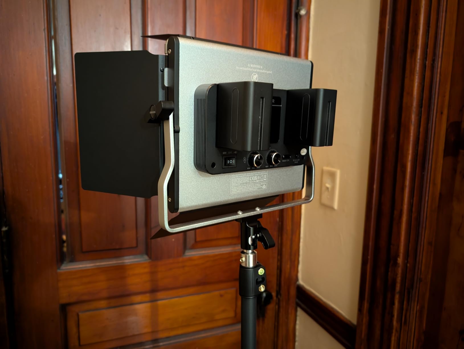 NEEWER Upgraded RGB LED Studio Video Light with Tripod Stand, App Control 50W 7000Lx CRI97+ Panel Key Lighting Kit customer photo 2