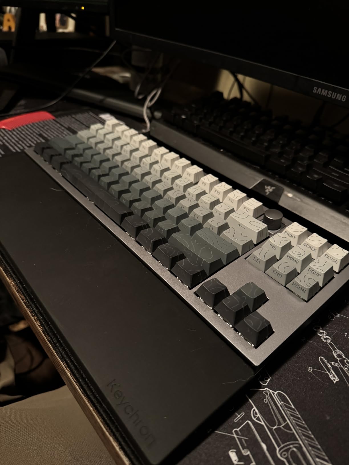 FunHub Shine Through PBT Keycaps - Black Double Shot Side Printed Backlit Keycaps Set 133 Keys 60% 65% 75% 100% Cherry Profile, Gradient Topographic Custom Key Caps for MX Switch Gaming Keyboards customer photo 1