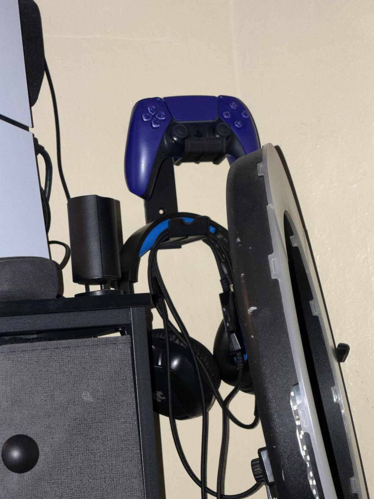 KDD Dual Controller & Headphone Holder Stand Wall Mount - Gaming Headset Hanger with Adhesive or Screws Install for Xbox Series X/S, PS5/4/3, Switch, STEAM, Universal PC Gamepad Accessories customer photo 2