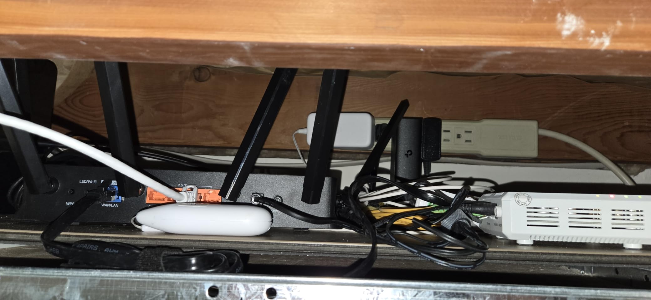 TP-Link Tri-Band BE9700 WiFi 7 Router (Archer BE600) | 10G Port, 2.5G Port, 320MHz, 2,600 sq. ft., 120 Devices customer photo 2