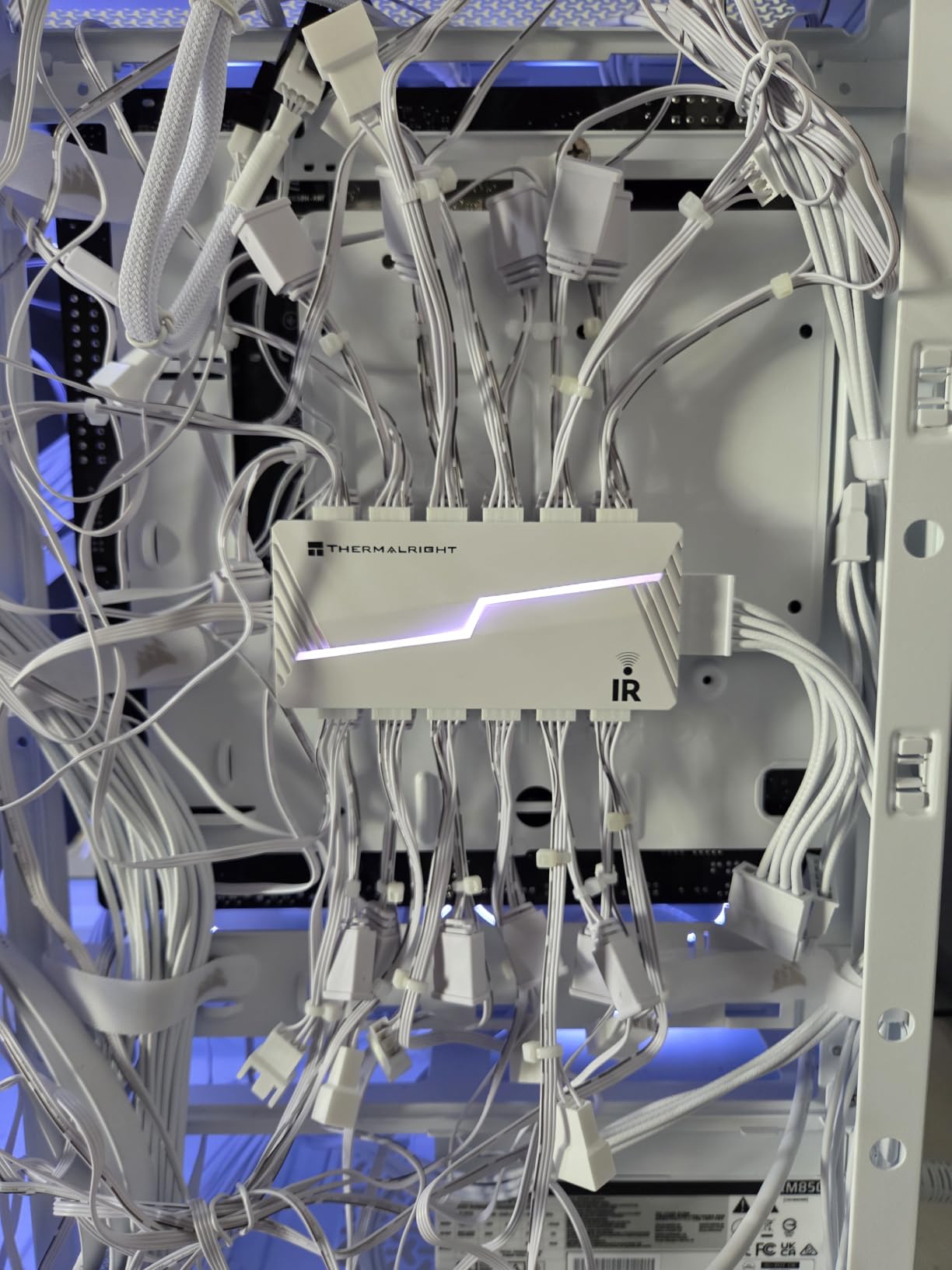 Thermalright ARGB and Fan HUB X12 IR Black Hub Controller Support 12 Groups of CPU Fans, 3Pin PC ARGB Controller and 4Pin PWM Fan, SATA Power Cord Direct Input (12V 4pin RGB is Not Supported) customer photo 2