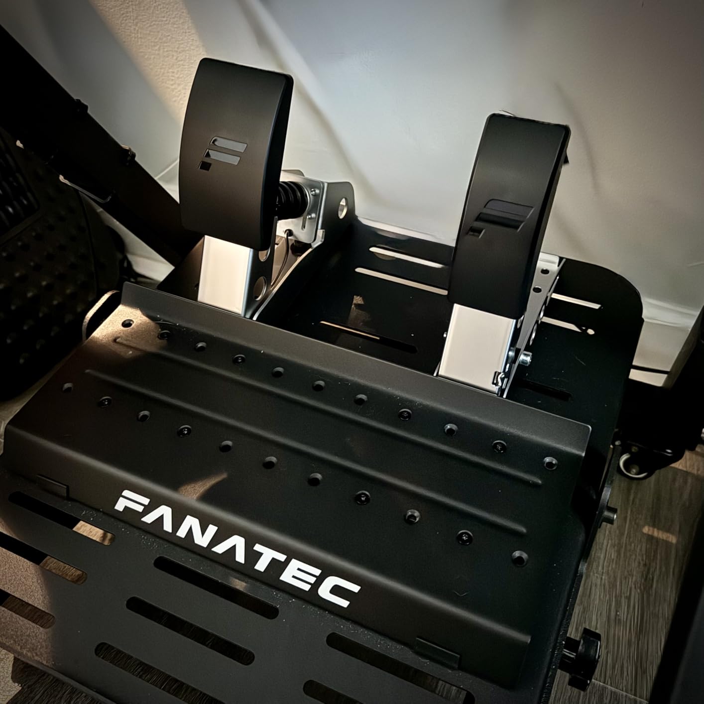 Fanatec Officially Licensed Gran Turismo DD Pro PlayStation Sim Racing Steering Wheel, Base and Pedals - Polyphony Digital Wheel, 5 Nm FluxBarrier Direct Drive, 2-Pedal Set for PC, PS5, PS4 customer photo 1