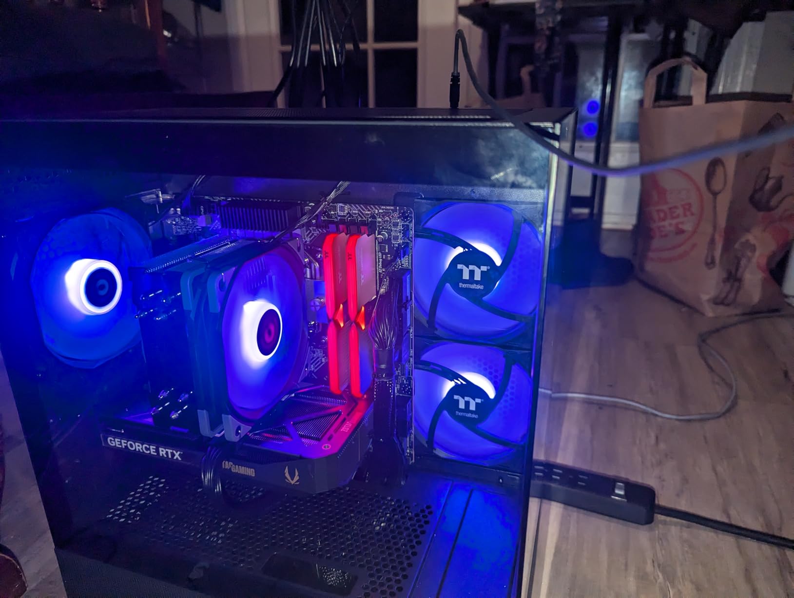 Thermaltake LCGS View i1460-170 Gaming Desktop (Intel Core™ i5-14400F, ToughRam 16GB DDR5 6000MT/s RGB Memory, NVIDIA GeForce® RTX 5060, 1TB NVMe M.2, WiFi, Windows 11) V17B-B760-560-LCS customer photo 2