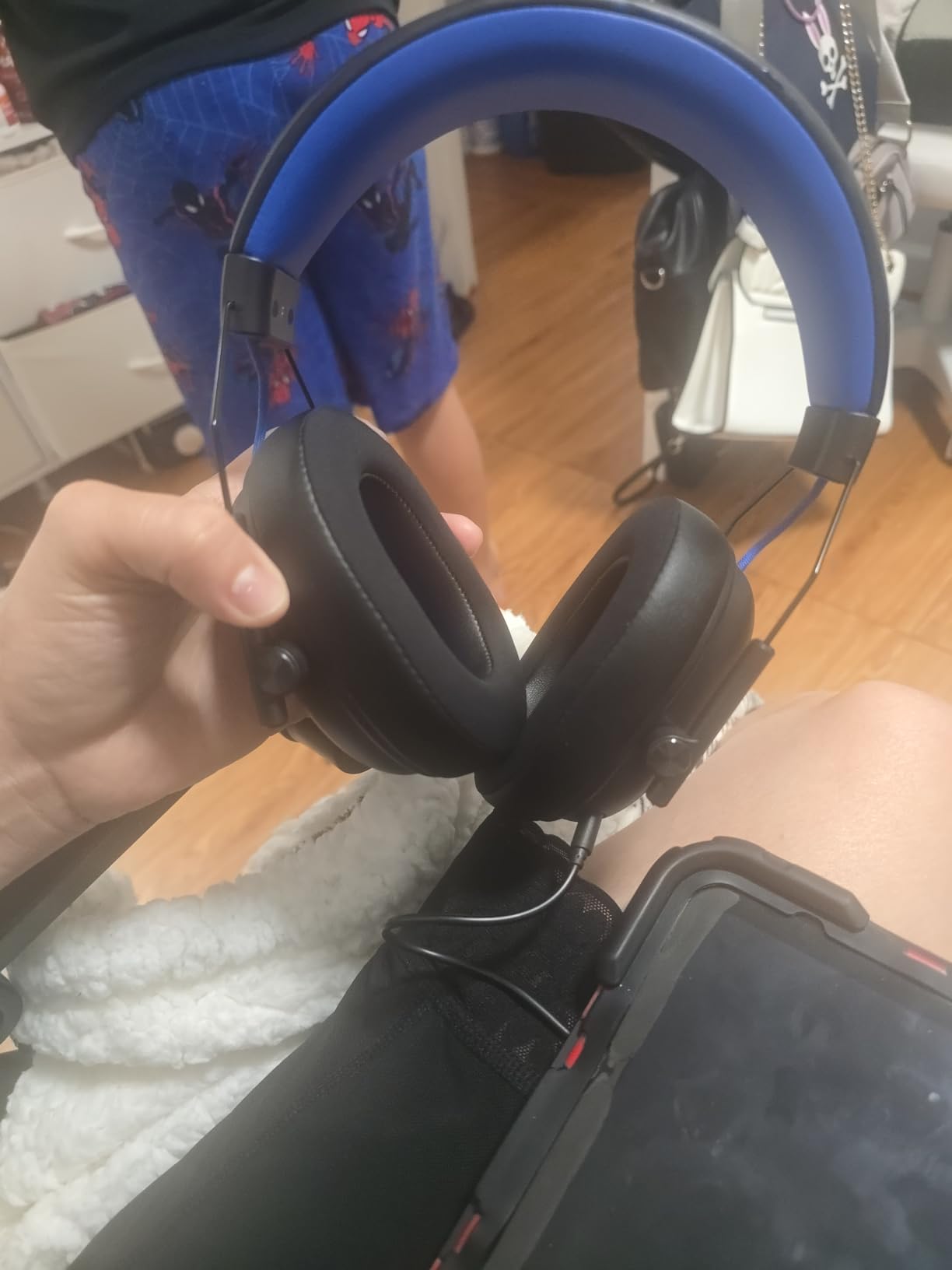 Razer BlackShark V3 X HyperSpeed Wireless Gaming Headset for PS5: 50mm Drivers - Cardioid Mic - 2.4 GHz, Bluetooth - Works with PC, Mac, Nintendo Switch, Smartphone - Long Battery Life - Black customer photo 2