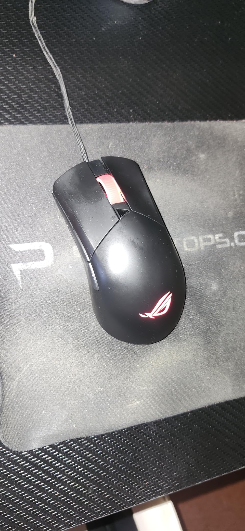 ASUS ROG Gladius III Core Wired Gaming Mouse - Right-Handed Ergonomic, 72g, 12K DPI, ROG Paracord, Push-Fit Switch Sockets/Hot-Swappable Switches, Gear Link Web-Based Configuration, PC/Mac Support customer photo 1