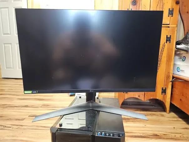 LG 27G610A-B 27-inch Ultragear QHD (2560 x 1440) IPS Gaming Monitor, 200Hz, 1ms, AMD FreeSync Premium, VESA DisplayHDR 400, HDMI, DisplayPort, Tilt/Height/Swivel/Pivot Stand, Black customer photo 2