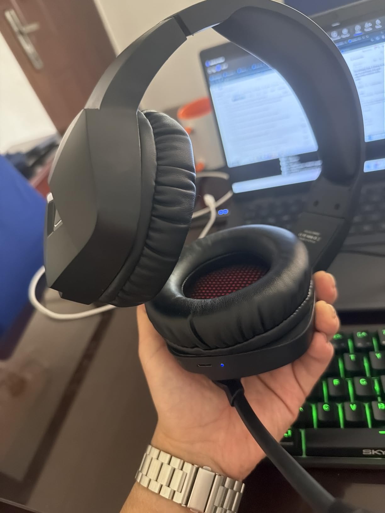 BINNUNE Wireless Gaming Headset for PS5 PC, 120H Ultra-Long Battery, 2.4GHz & Bluetooth 5.3 Wireless Headphones with Noise Canceling Mic, 50mm Drivers, Comfort Over Ear Headphones, Black customer photo 2