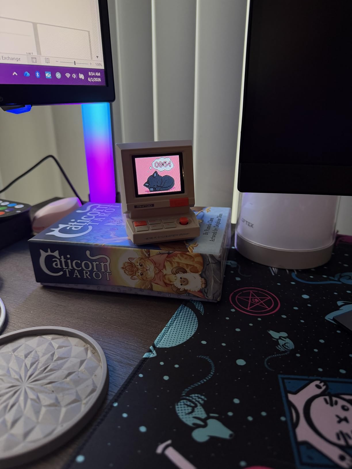 Divoom MiniToo Retro PC-Style Computer Speaker, Pixel Screen with DIY Faces | Bluetooth & USB Audio, Alarm/White Noise Clock, Desk Setup Gifts for Gaming customer photo 1