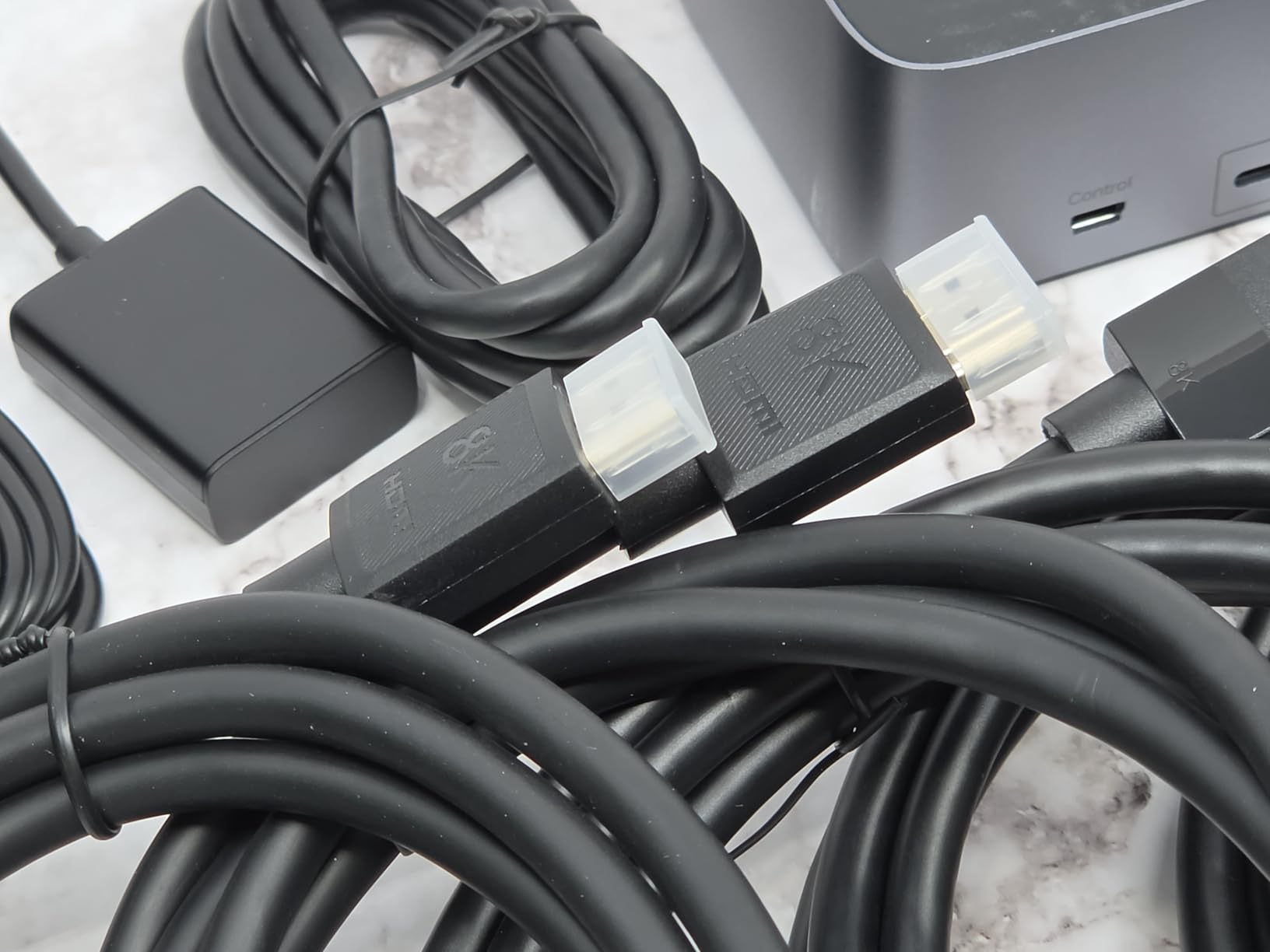 UGREEN 8K@60Hz HDMI Displayport KVM Switch 3 Monitors 2 Computers, Aluminum customer photo 1