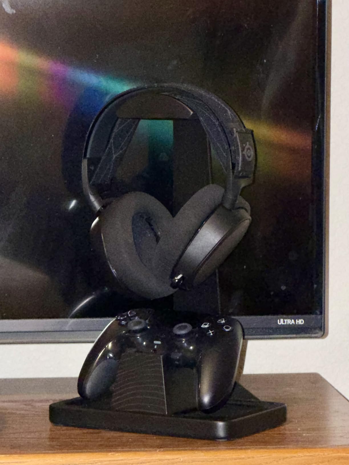 UPERGO Solid Wood Headphone Stand with Controller Holder for Desk | Natural Solid Wood, Holds 1 Headset & 1 Controller, Gamer Gifts for Men, Gaming Desk Accessories for PS5/Xbox/Switch customer photo 2