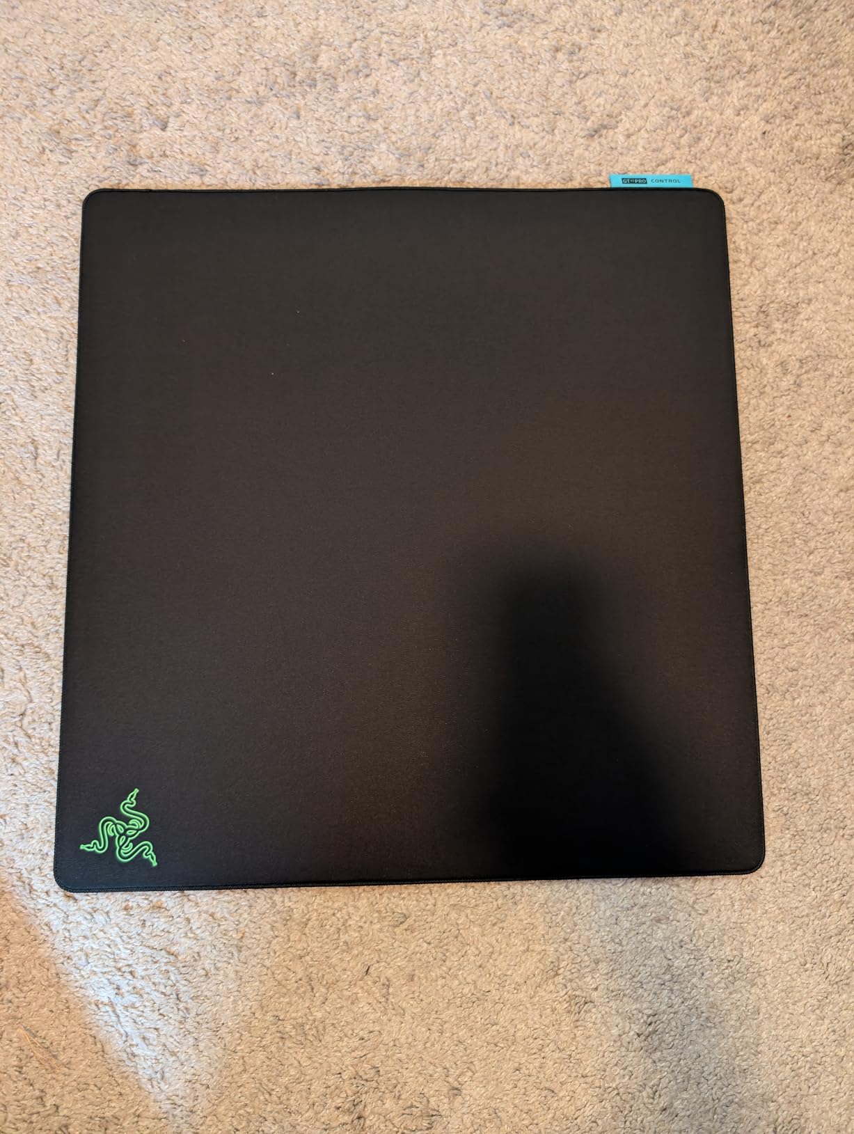 Razer Gigantus V2 Pro Soft Esports Gaming Mouse Pad (Large), Control | High Friction Cloth Surface, Tracking Accuracy, GlideCore Foam, Anti Slip Base, Low-Profile Stitched Edges customer photo 1
