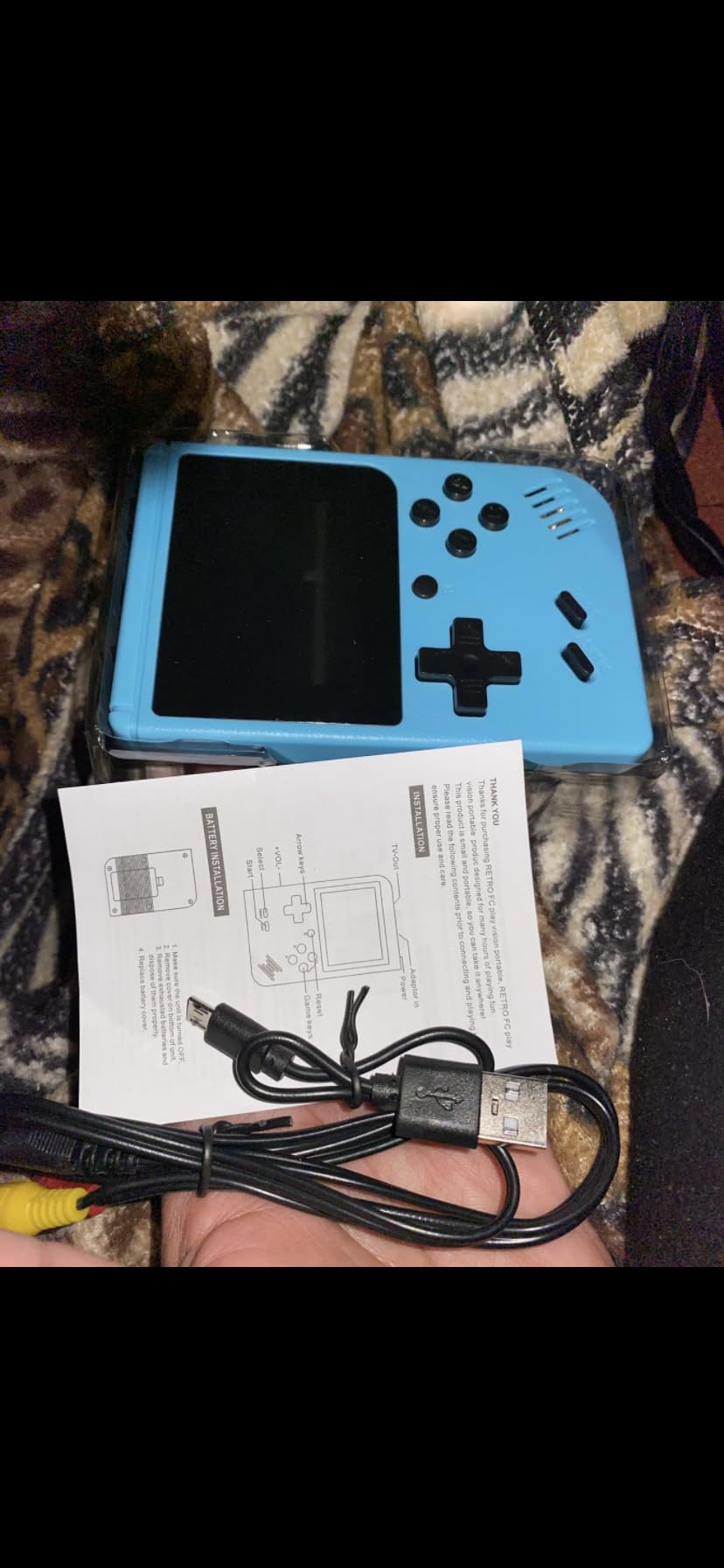 Mini Retro Handheld Games Console, Built-in 400 Video Games, Portable Video Gaming Player with 3.0 Inch IPS Screen and Rechargeable Battery (Blue) customer photo 2