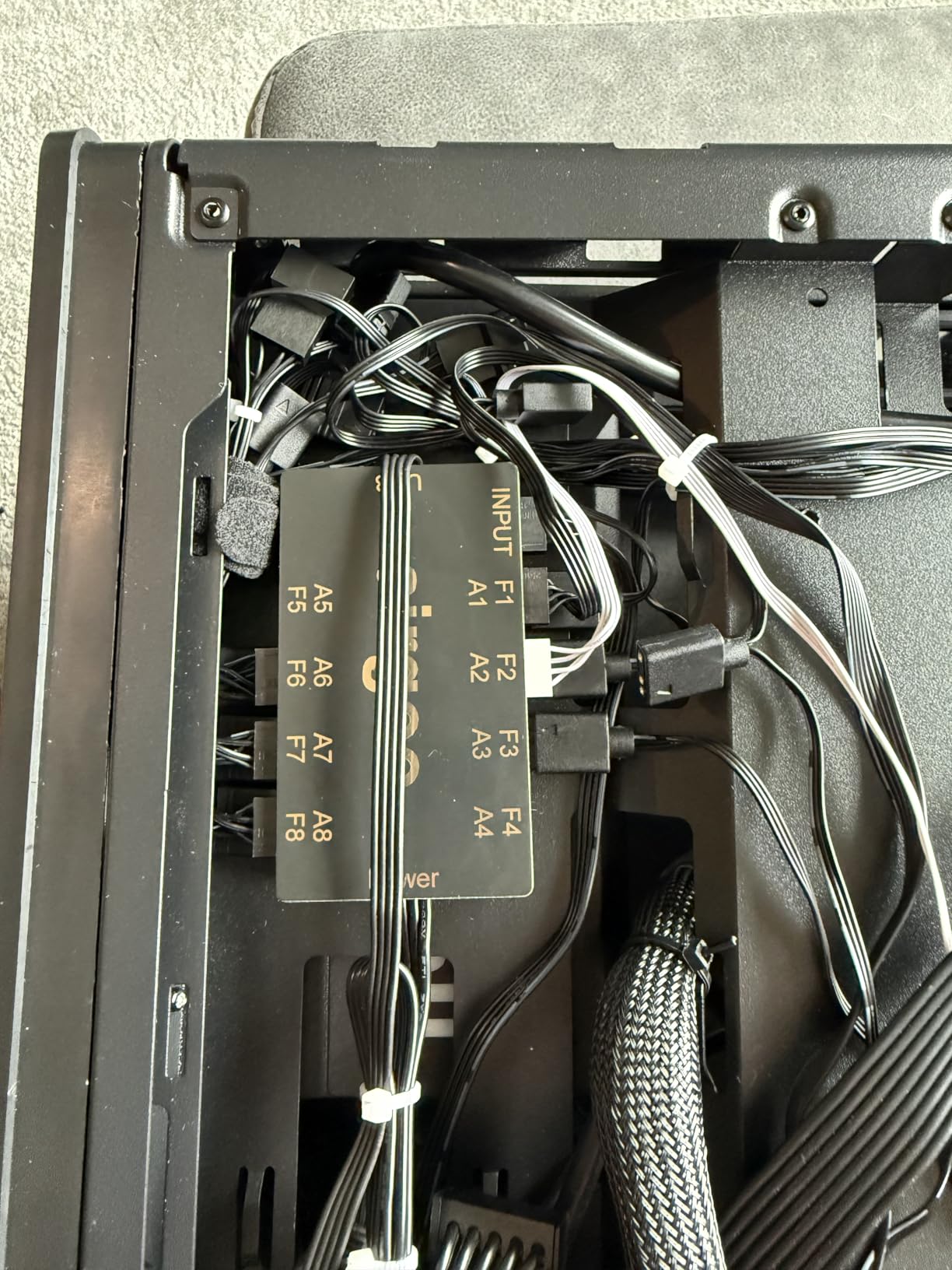 Airgoo 2-in-1 8-CH ARGB Controller & PWM Fan Hub Support SignalRGB OpenRGB | SATA Powered ARGB Fan Hub, Compact Size with strong built-in magnets, Easy Install for Mid & Full-Tower Cases customer photo 2