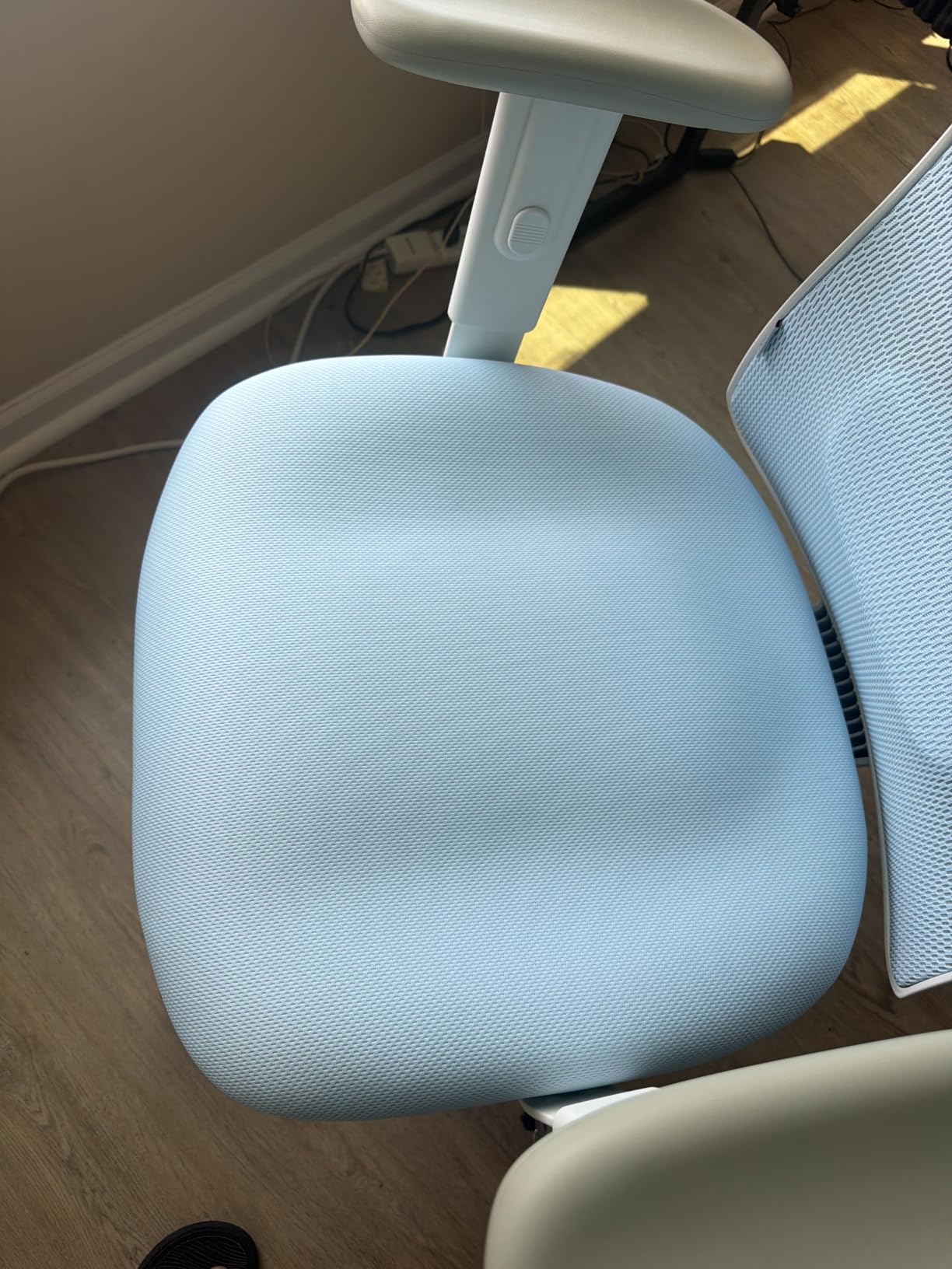 SIHOO B100 Mesh Office Chair, Comfy Ergonomic Office Chair with Adaptive Lumbar Support, Desk Chair with Wide Headrest, 300 LBS, Grey customer photo 2
